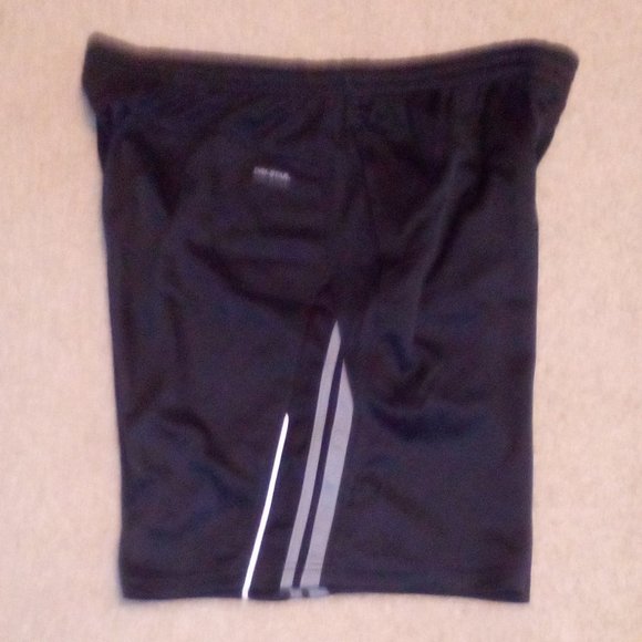 Camo T-Shirt and Shorts Bundle:  Button Down.  Pockets on Shorts - Picture 5 of 10